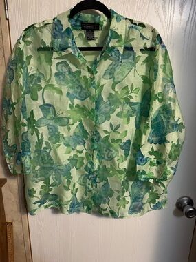 Elementz Light Green Floral Button-Down Shirt Women’s
